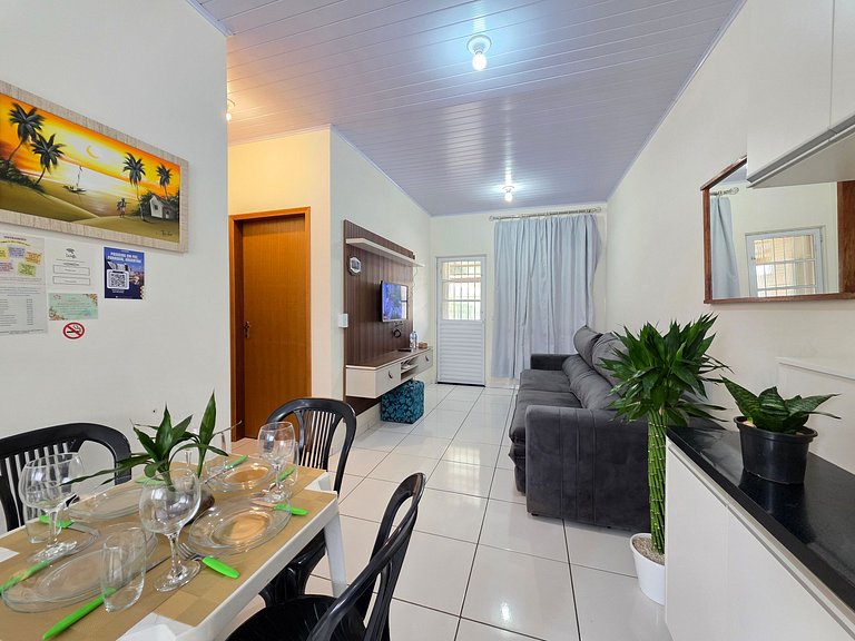 Casa 2 quartos em bairro tranquilo 5 min centro