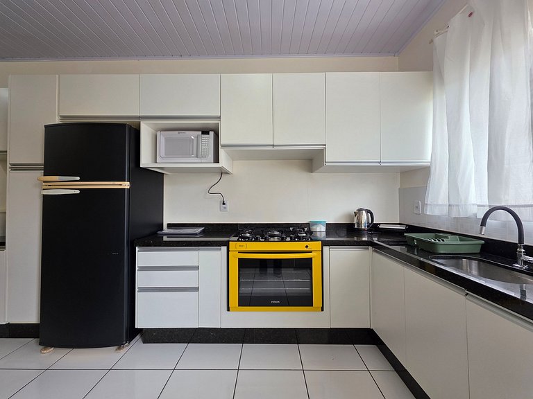 Casa 2 quartos em bairro tranquilo 5 min centro