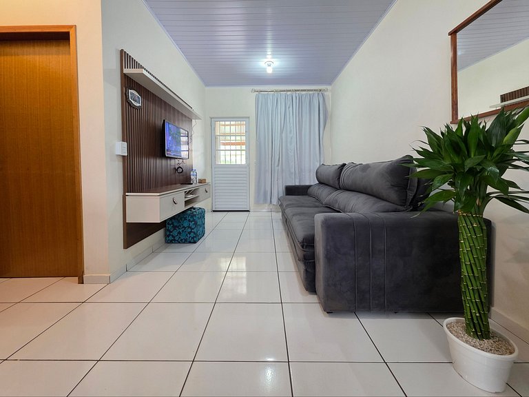 Casa 2 quartos em bairro tranquilo 5 min centro
