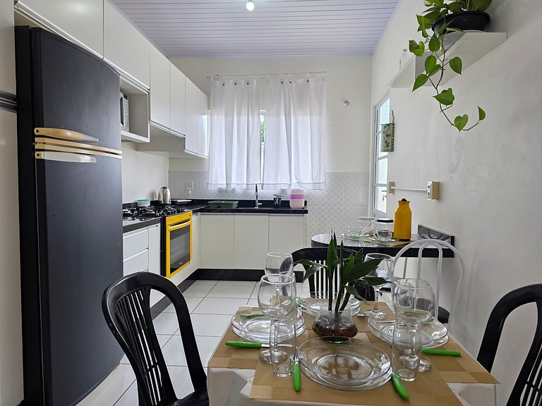 Casa 2 quartos em bairro tranquilo 5 min centro