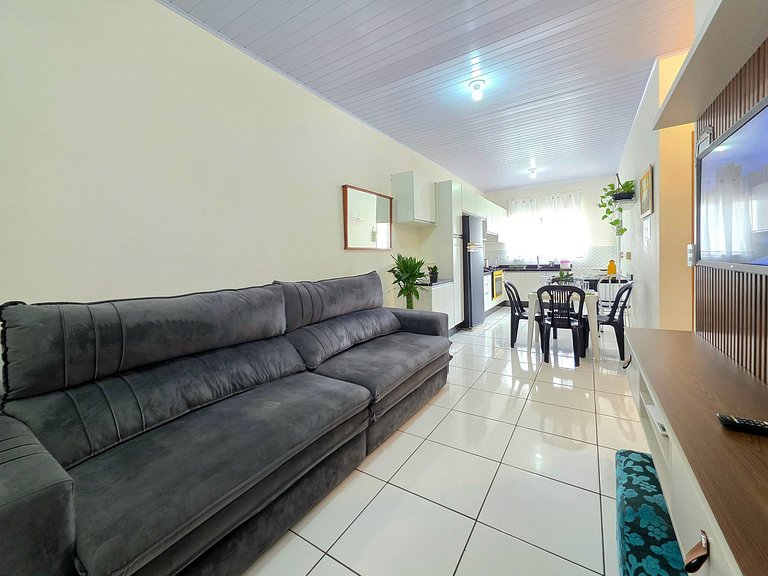 Casa 2 quartos em bairro tranquilo 5 min centro