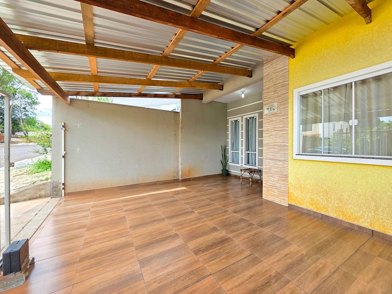 Casa 2 quartos em bairro tranquilo 5 min centro