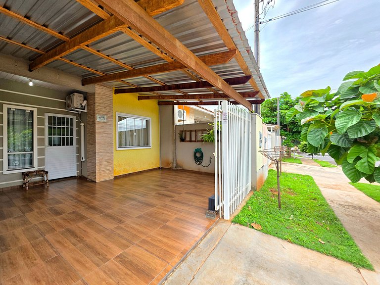 Casa 2 quartos em bairro tranquilo 5 min centro