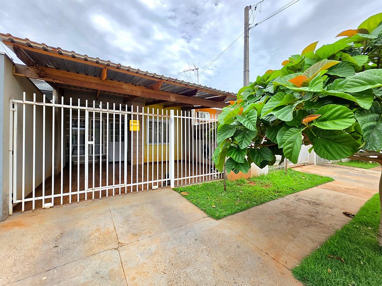 Casa 2 quartos em bairro tranquilo 5 min centro