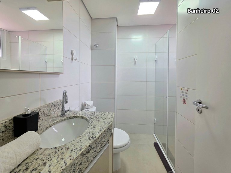 Apt 2 quartos no Royal Legacy com piscina/academia