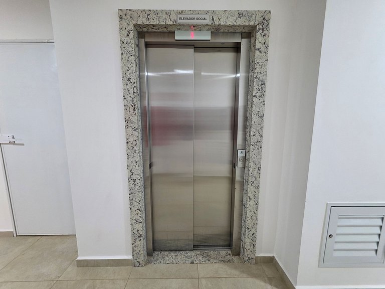 Apt 2 quartos no Royal Legacy com piscina/academia