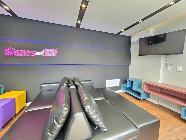 Apt 2 quartos no Royal Legacy com piscina/academia