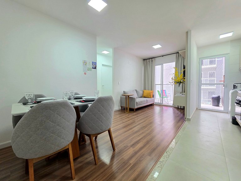 Apt 2 quartos no Royal Legacy com piscina/academia