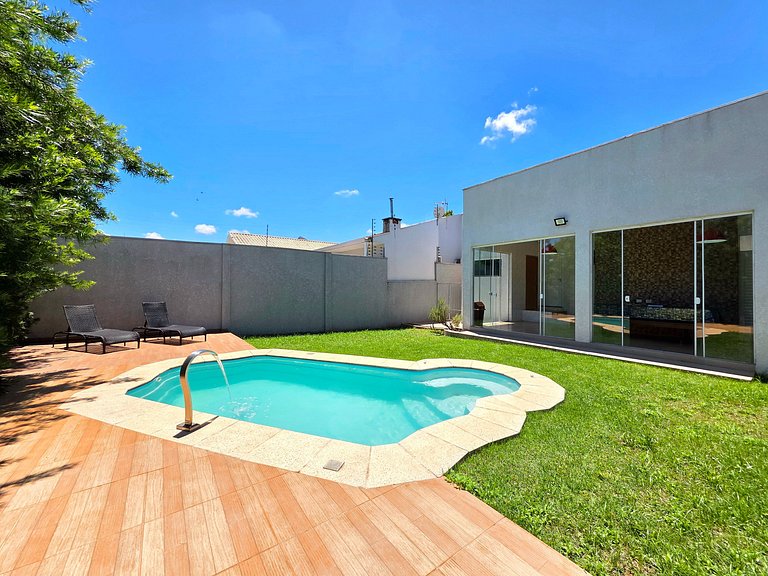 Casa 3 quartos piscina e churrasqueira prox Centro