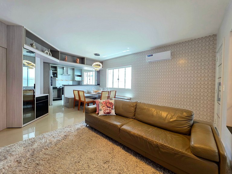 Casa 3 quartos piscina e churrasqueira prox Centro