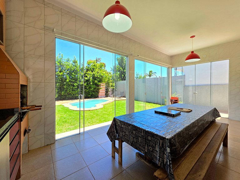 Casa 3 quartos piscina e churrasqueira prox Centro