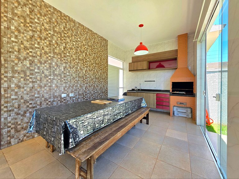 Casa 3 quartos piscina e churrasqueira prox Centro