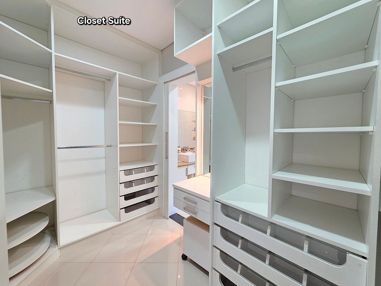 Luxo e Conforto,Jacuzzi, Piscina Espetacular