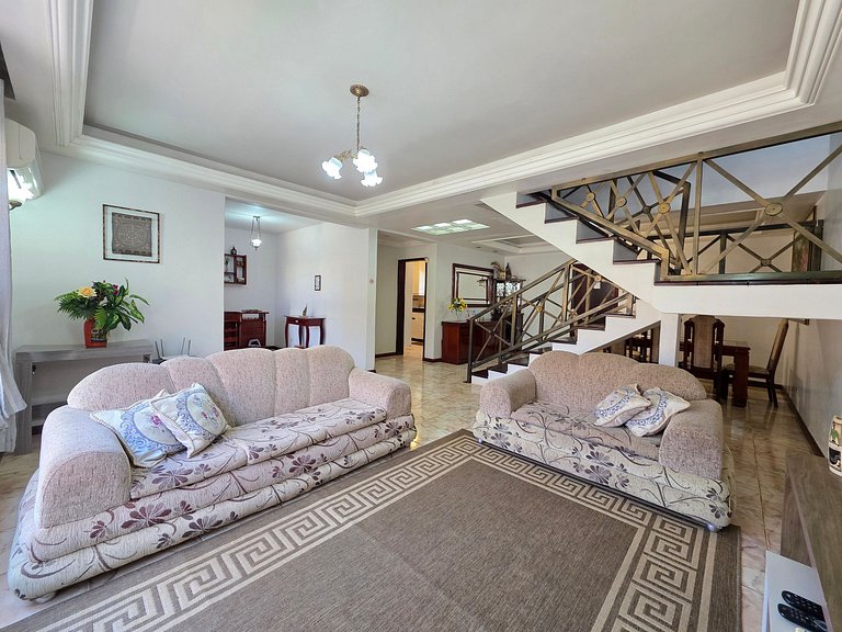 Casa com Piscina próximo Atrativos/ wifi/ garagem