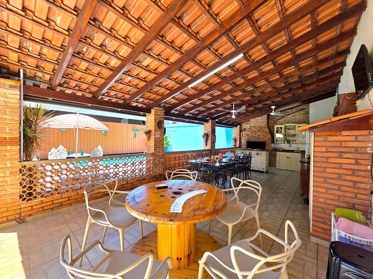 Casa com Piscina próximo Atrativos/ wifi/ garagem