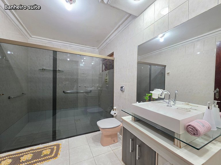 Casa com Piscina próximo Atrativos/ wifi/ garagem