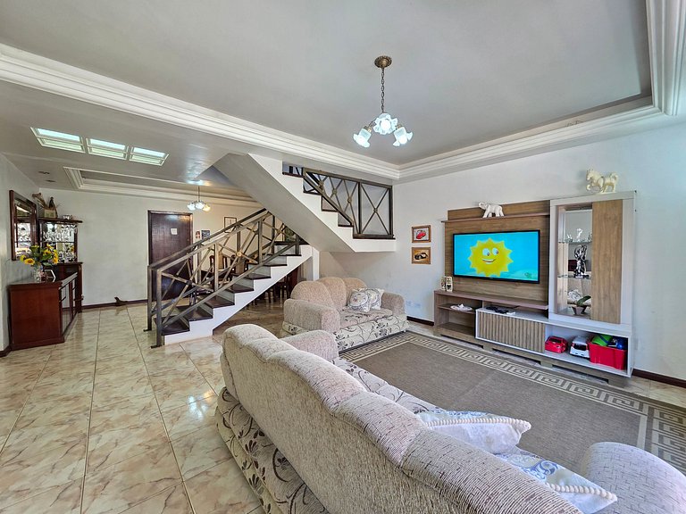 Casa com Piscina próximo Atrativos/ wifi/ garagem