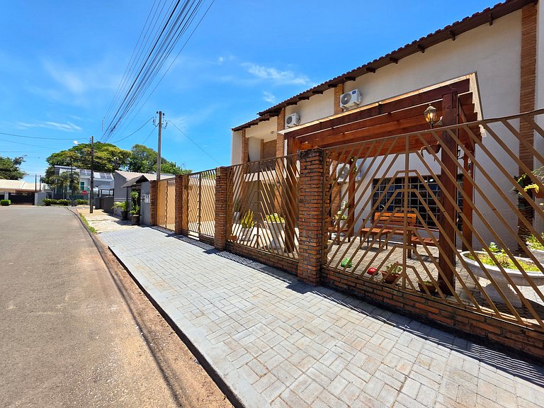 Casa com Piscina próximo Atrativos/ wifi/ garagem