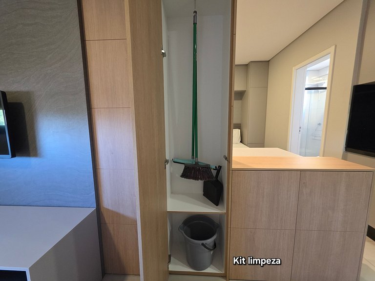 Flat novo e moderno, 4 pessoas ao lado do Paraguai