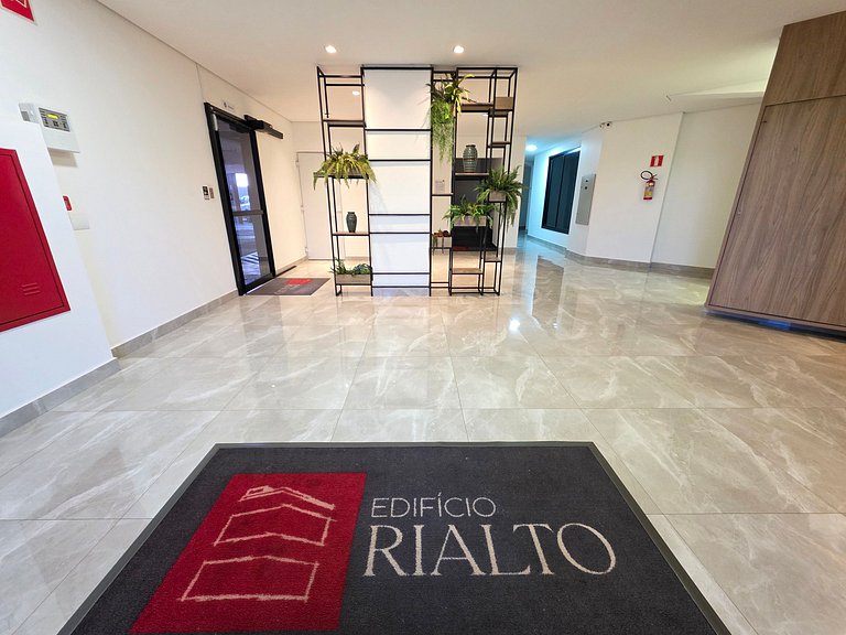 Flat novo e moderno, 4 pessoas ao lado do Paraguai