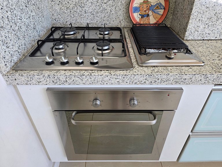 Casa em Área Nobre Piscina com Sauna prox Centro