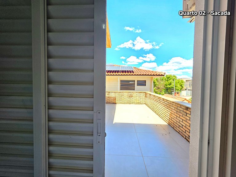 Casa em Área Nobre Piscina com Sauna prox Centro