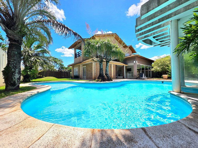 Casa em Área Nobre Piscina com Sauna prox Centro