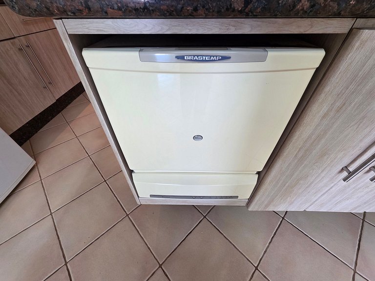 Casa em Área Nobre Piscina com Sauna prox Centro