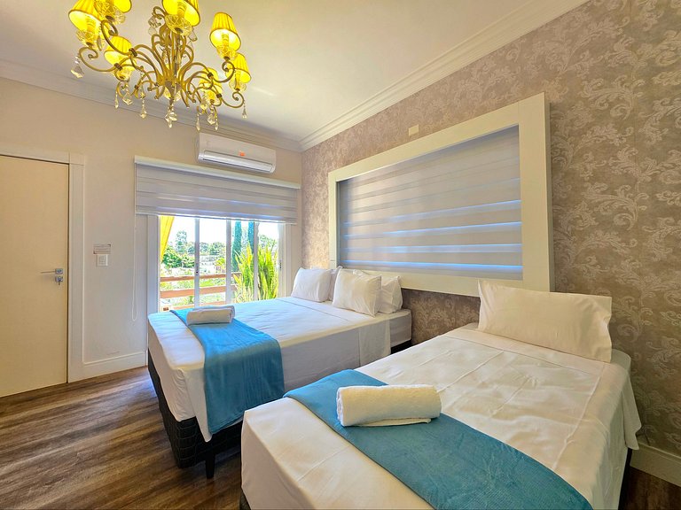 Casa em Área Nobre Piscina com Sauna prox Centro