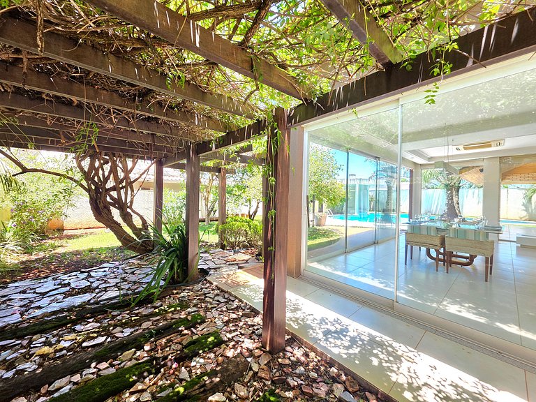 Casa em Área Nobre Piscina com Sauna prox Centro