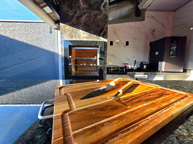 Casa 3 Quartos Churrasqueira com Sinuca prox PY