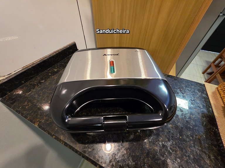 Casa 3 Quartos Churrasqueira com Sinuca prox PY