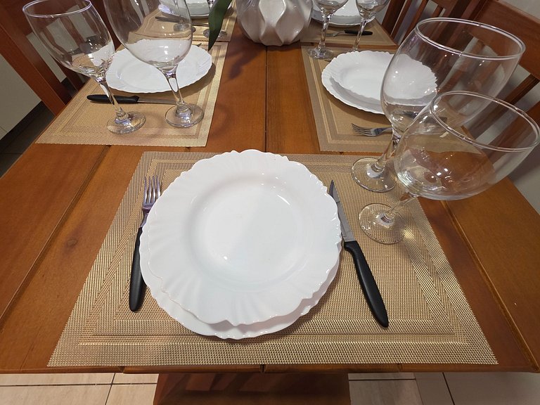 Casa 3 Quartos Churrasqueira com Sinuca prox PY