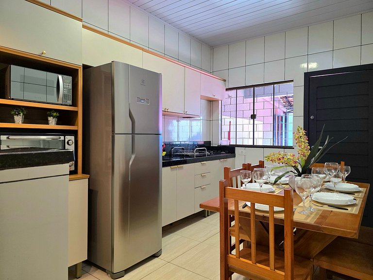 Casa 3 Quartos Churrasqueira com Sinuca prox PY