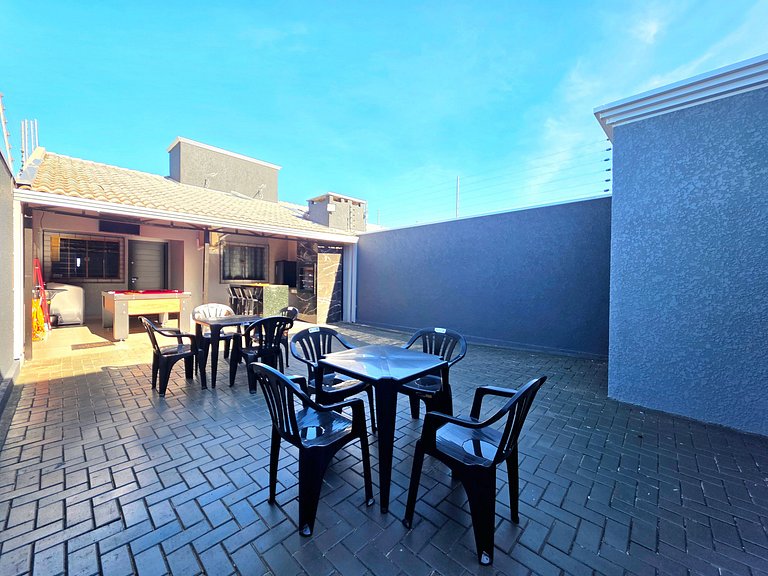 Casa 3 Quartos Churrasqueira com Sinuca prox PY