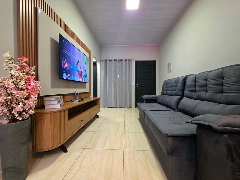 Casa 3 Quartos Churrasqueira com Sinuca prox PY