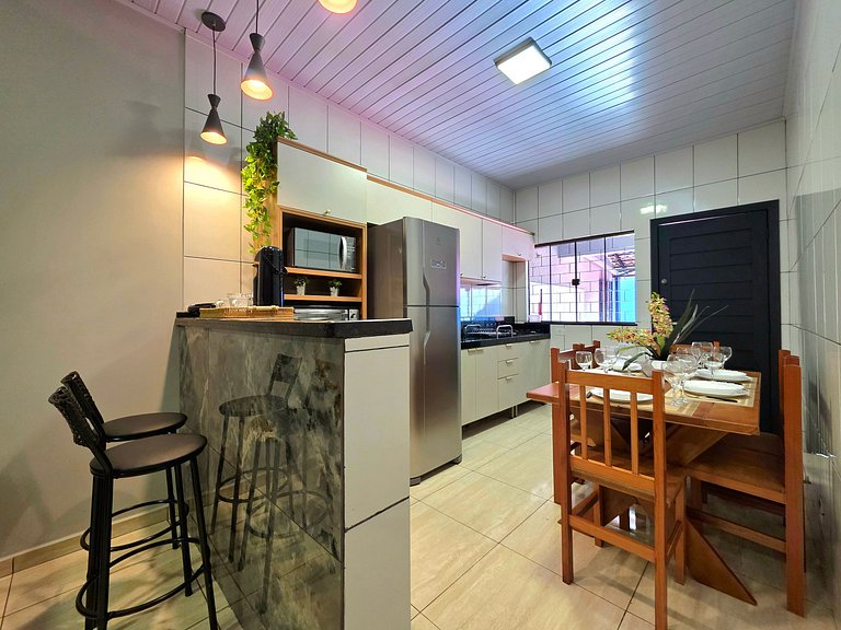 Casa 3 Quartos Churrasqueira com Sinuca prox PY