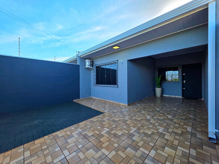 Casa 3 Quartos Churrasqueira com Sinuca prox PY