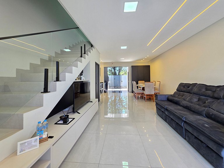 Sobrado novíssimo 3 quartos prox Centro e PY