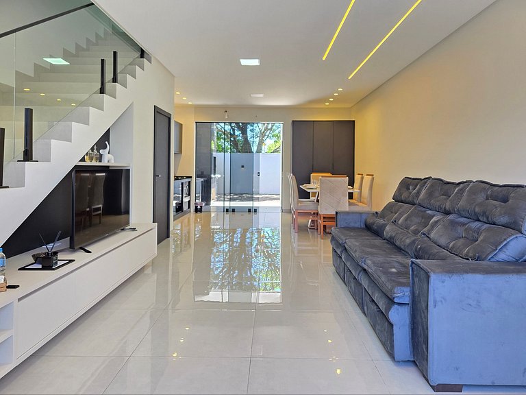 Sobrado novíssimo 3 quartos prox Centro e PY