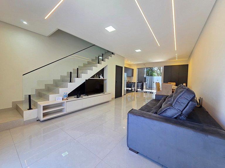 Sobrado novíssimo 3 quartos prox Centro e PY