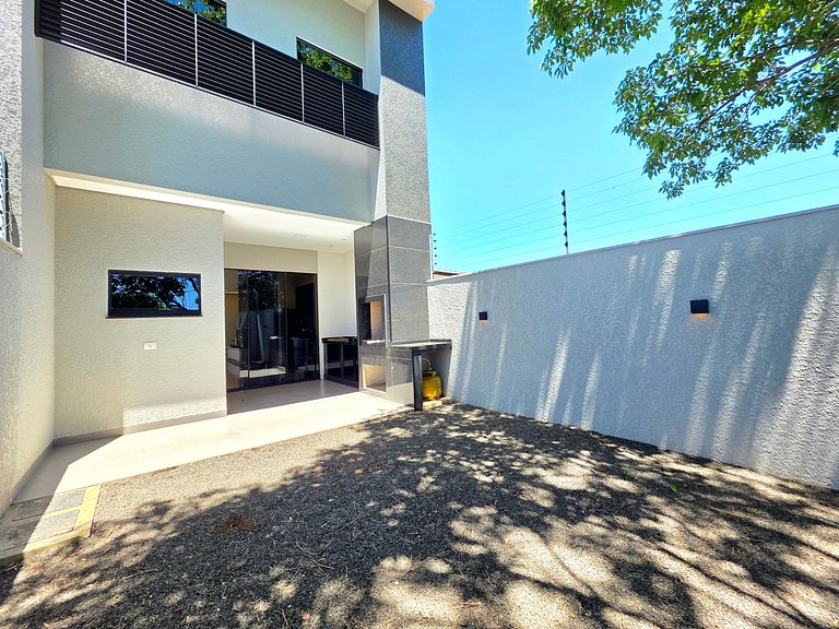 Sobrado novíssimo 3 quartos prox Centro e PY