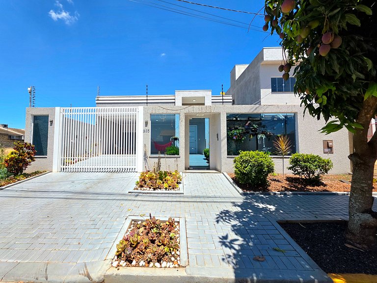 Linda Casa 2 Suítes + 2 Quartos 15 min Centro