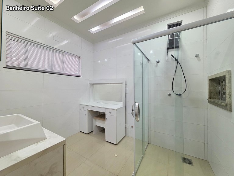 Linda Casa 2 Suítes + 2 Quartos 15 min Centro