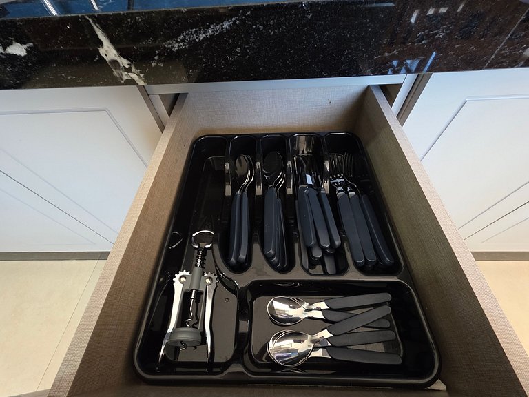 Linda Casa 2 Suítes + 2 Quartos 15 min Centro