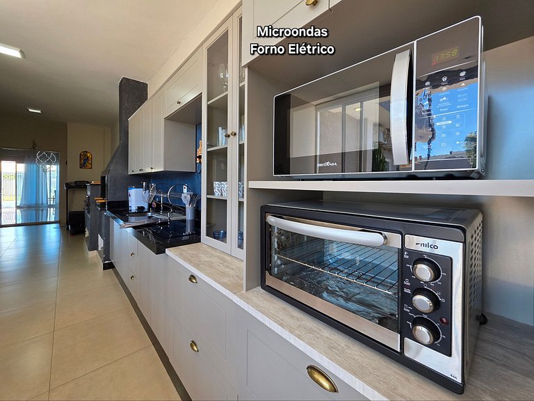 Linda Casa 2 Suítes + 2 Quartos 15 min Centro