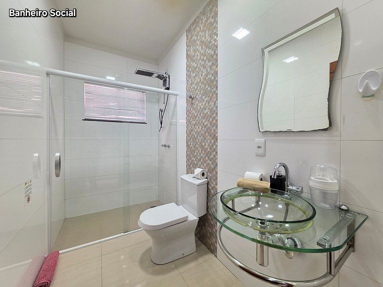 Linda Casa 2 Suítes + 2 Quartos 15 min Centro