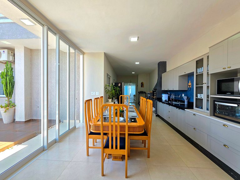 Linda Casa 2 Suítes + 2 Quartos 15 min Centro