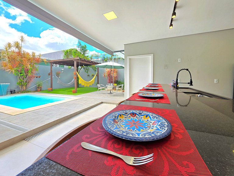 Casa 2 suítes e 2 quartos, piscina 10min centro