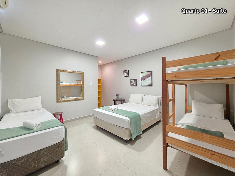 Casa 2 suítes e 2 quartos, piscina 10min centro